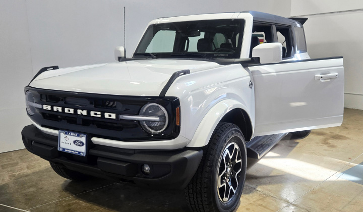 A photo of the white Ford Bronco Sport