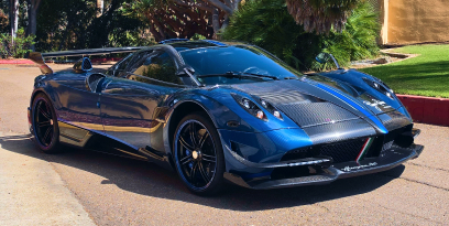 A blue 2017 Pagani Huayra BC “Macchina Volante” outside of the San Diego Automotive Museum